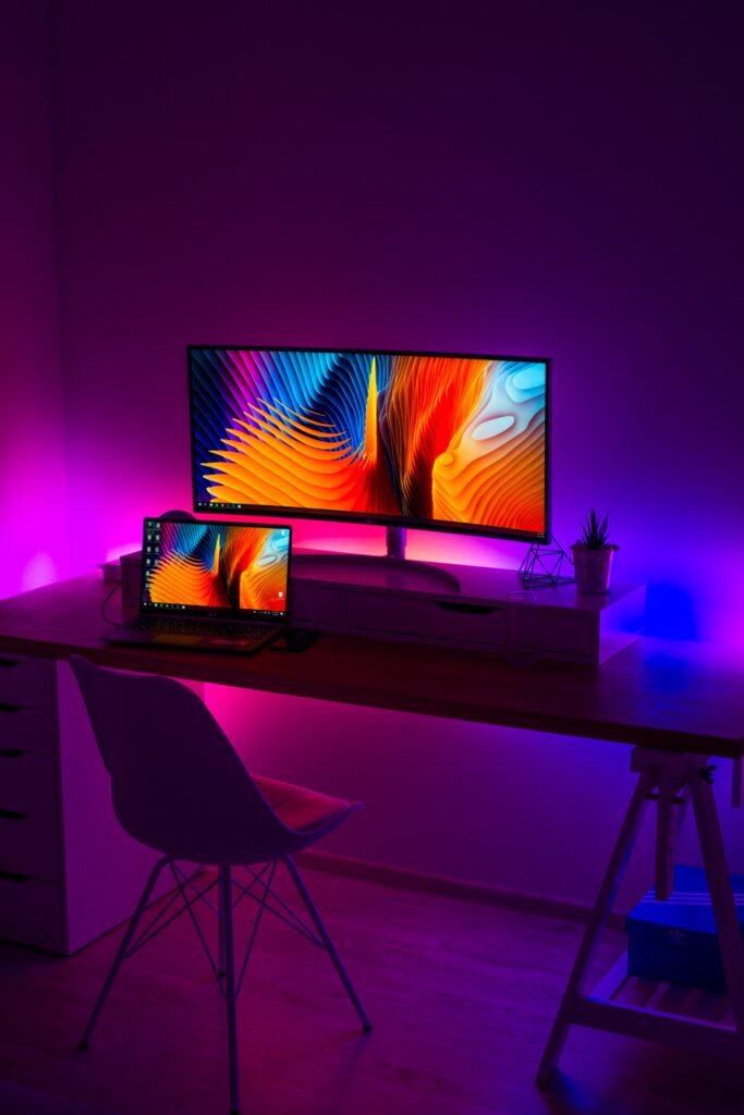 Taśma LED gamingowa - oświetlenie biurka